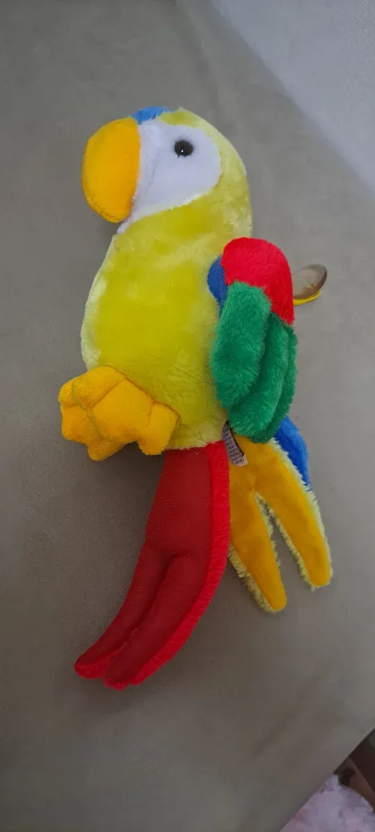 Peluche de papagaio colorido