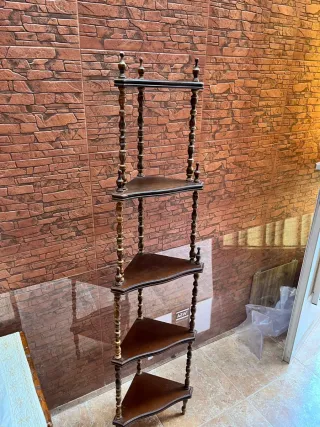 Mueble auxiliar esquinero de madera