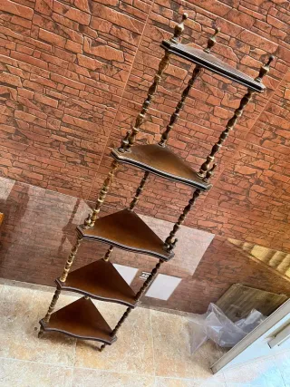 Mueble auxiliar esquinero de madera