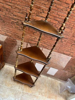 Mueble auxiliar esquinero de madera