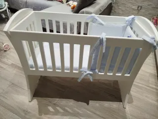 Minicuna madera maciza