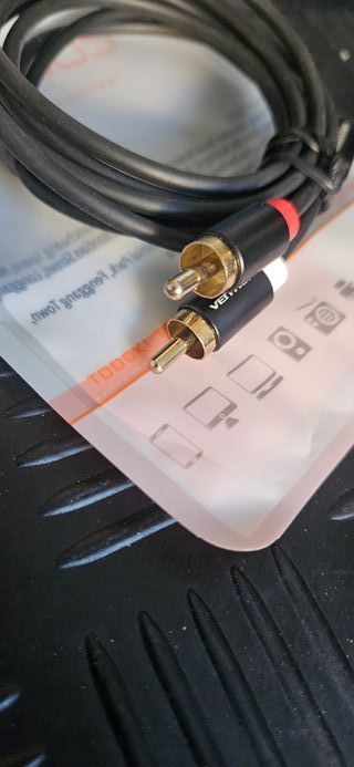 Cable USB C a 2 RCA para móvil etc..