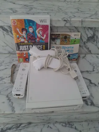 Consola Wii Blanca + 2 Juegos + Mandos
