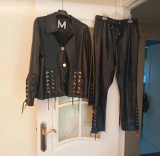 Traje Polipiel Negro Lola Casademunt Talla M