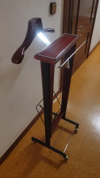 Galán de noche madera y metal