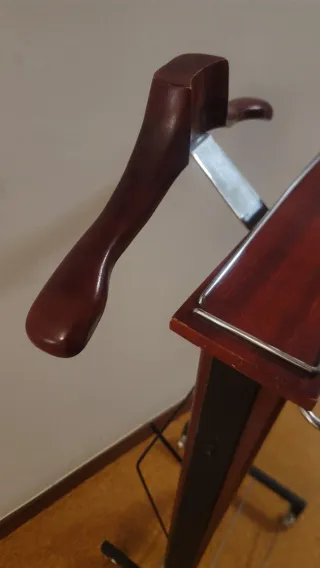 Galán de noche madera y metal