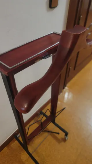 Galán de noche madera y metal