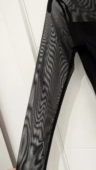 Body negro manga larga semitransparente