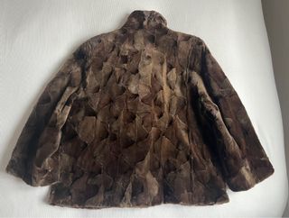 Chaqueta de piel marrón