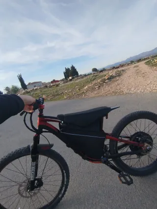 Bicicleta eléctrica doble suspensión