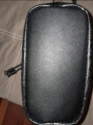 Borsa a secchiello THUN nera,nuova pagata 80 euro