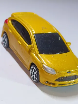 FORD FOCUS ST MK3 1/64 MAISTO