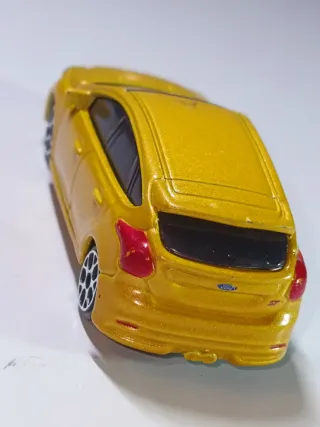 FORD FOCUS ST MK3 1/64 MAISTO