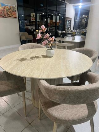 Mesa redonda mármol y madera