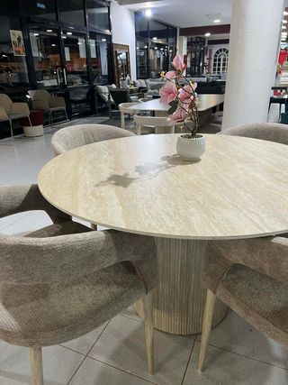 Mesa redonda mármol y madera