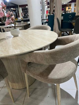 Mesa redonda mármol y madera