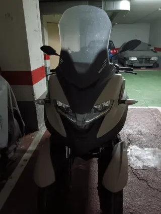 Yamaha Tricity 300 Beige Scooter