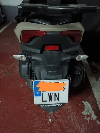 Yamaha Tricity 300 Beige Scooter