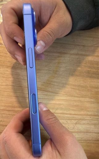 iPhone 16 Azul