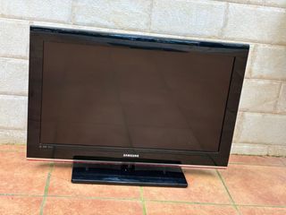 Televisor Samsung 32 Negro La botonera desplazada