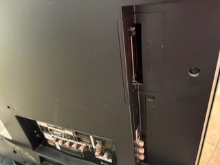 Televisor Samsung 32 Negro La botonera desplazada