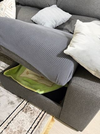 Sofá modular gris y blanco