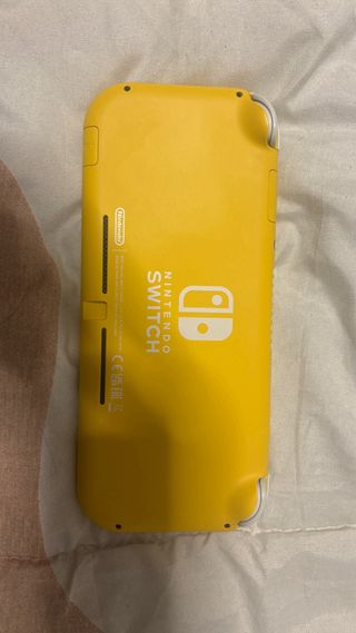 Nintendo Switch Lite Amarillo