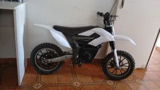 Moto Eléctrica Infantil Blanca
