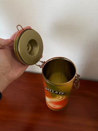 Caixa Metálica “Baileys”