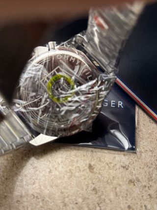 Relógio Tommy Hilfiger Novo Dourado Preto