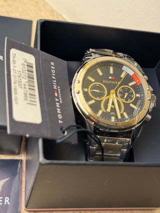 Relógio Tommy Hilfiger Novo Dourado Preto
