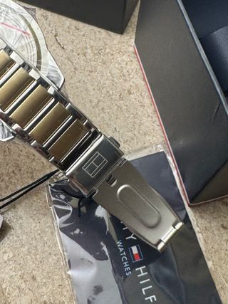 Relógio Tommy Hilfiger Novo Dourado Preto