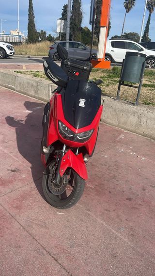 Yamaha NMAX Roja Scooter Automática