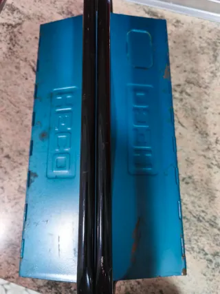 Caja de herramientas 33x12 NO SE ENVÍA