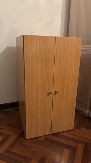 Armadio in legno o garage