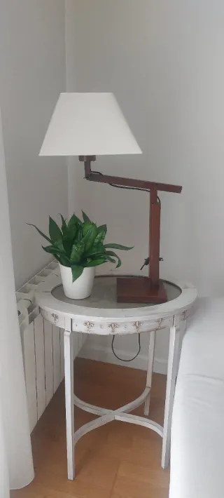 Lámpara de mesa diseño madera