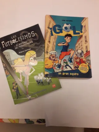 2 libros juveniles sobre futbol