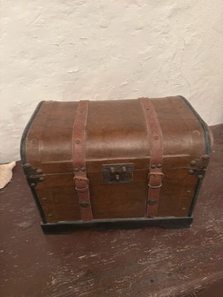 Baúl botellero antiguo