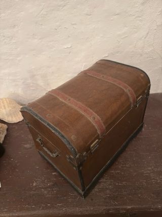 Baúl botellero antiguo