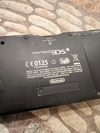 Nintendo DSi Negra + Call of Duty Black Ops