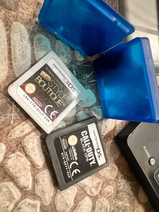 Nintendo DSi Negra + Call of Duty Black Ops