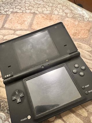 Nintendo DSi Negra + Call of Duty Black Ops