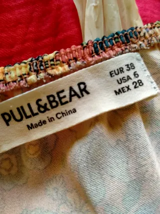 Vestido floral rosa con volantes