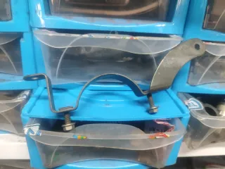 Soporte metálico para piezas