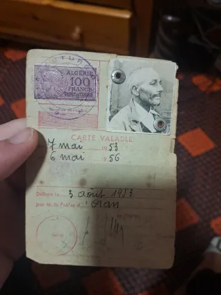 Documentos franceses antiguos de trabajo