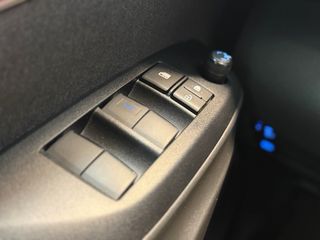 Toyota Yaris 120H Hybrid “ Garantía oficial “