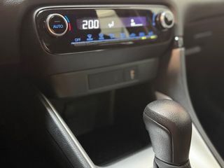 Toyota Yaris 120H Hybrid “ Garantía oficial “