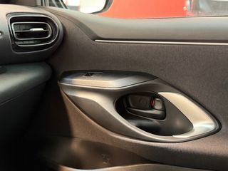 Toyota Yaris 120H Hybrid “ Garantía oficial “