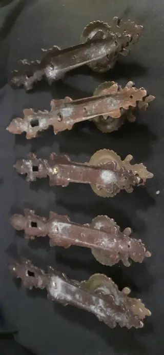 5 Grandes tiradores antiguos de bronce y porcelana