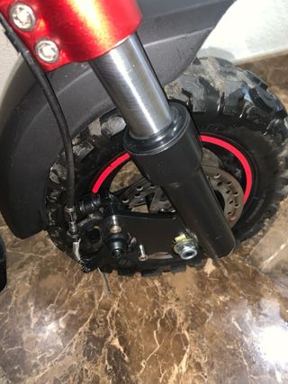 Patinete Eléctrico Negro y Rojo